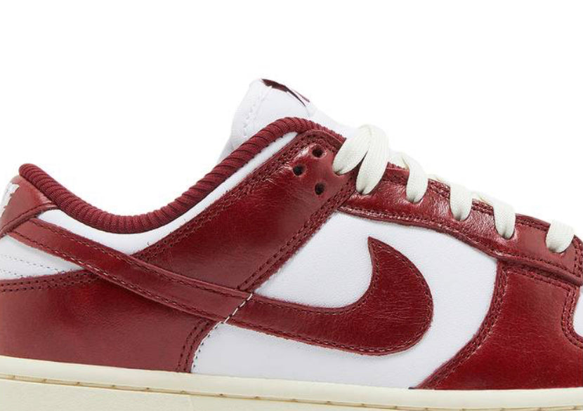 Dunk Low Vintage Team Red
