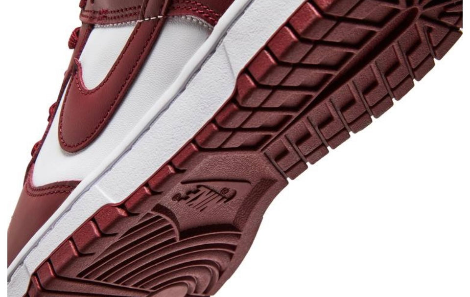 Dunk Low Team Red